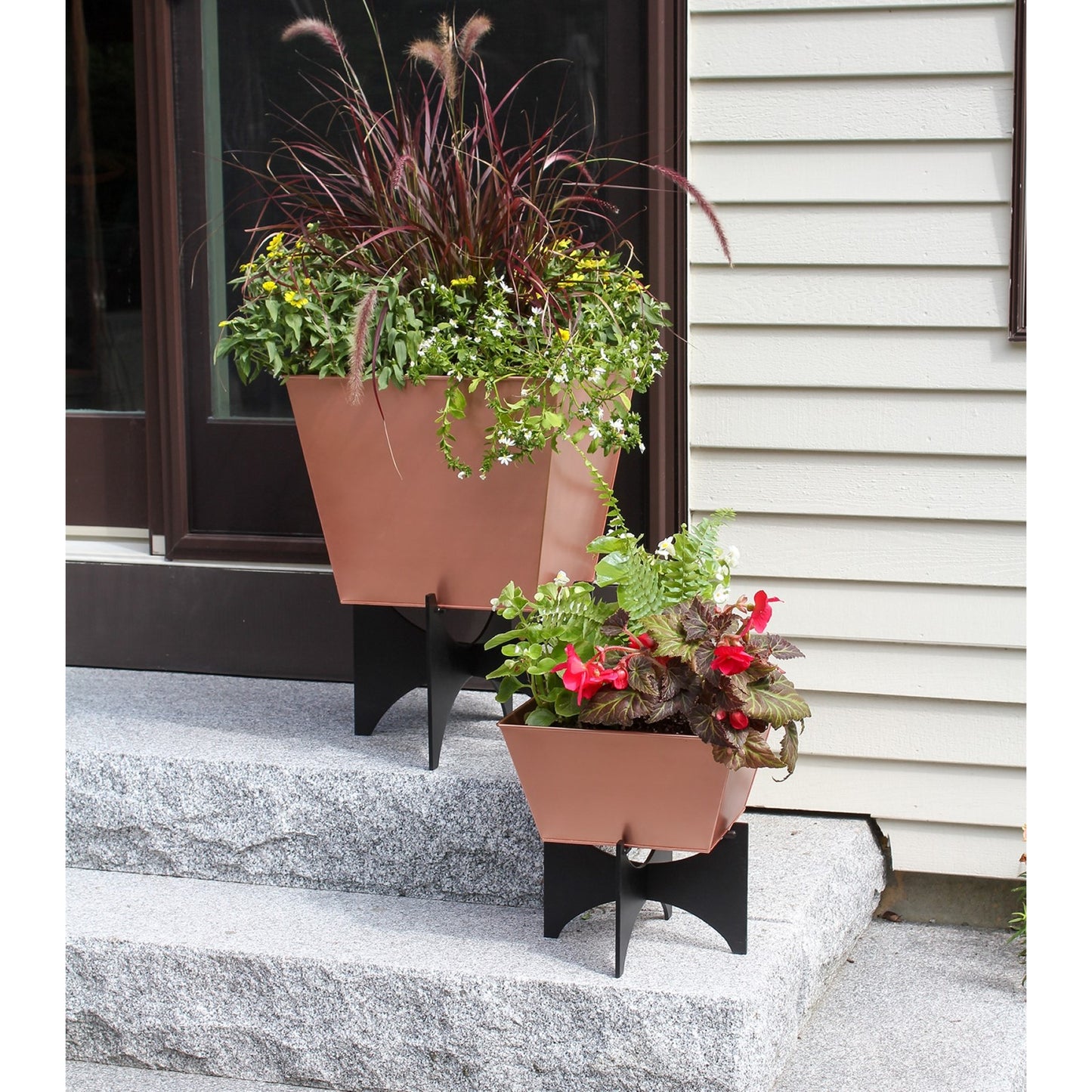 ACHLA Zaha II 16in Planter with Copper Flower Box | Modern Wrought Iron Stand and Copper Plated Pot | Patio, Deck & Sunroom | Model FBC-55-12C