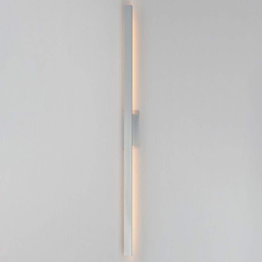 ET2 Lighting Alumilux 2Lt 5CCT 96" LED Outdoor Sconce, Aluminum