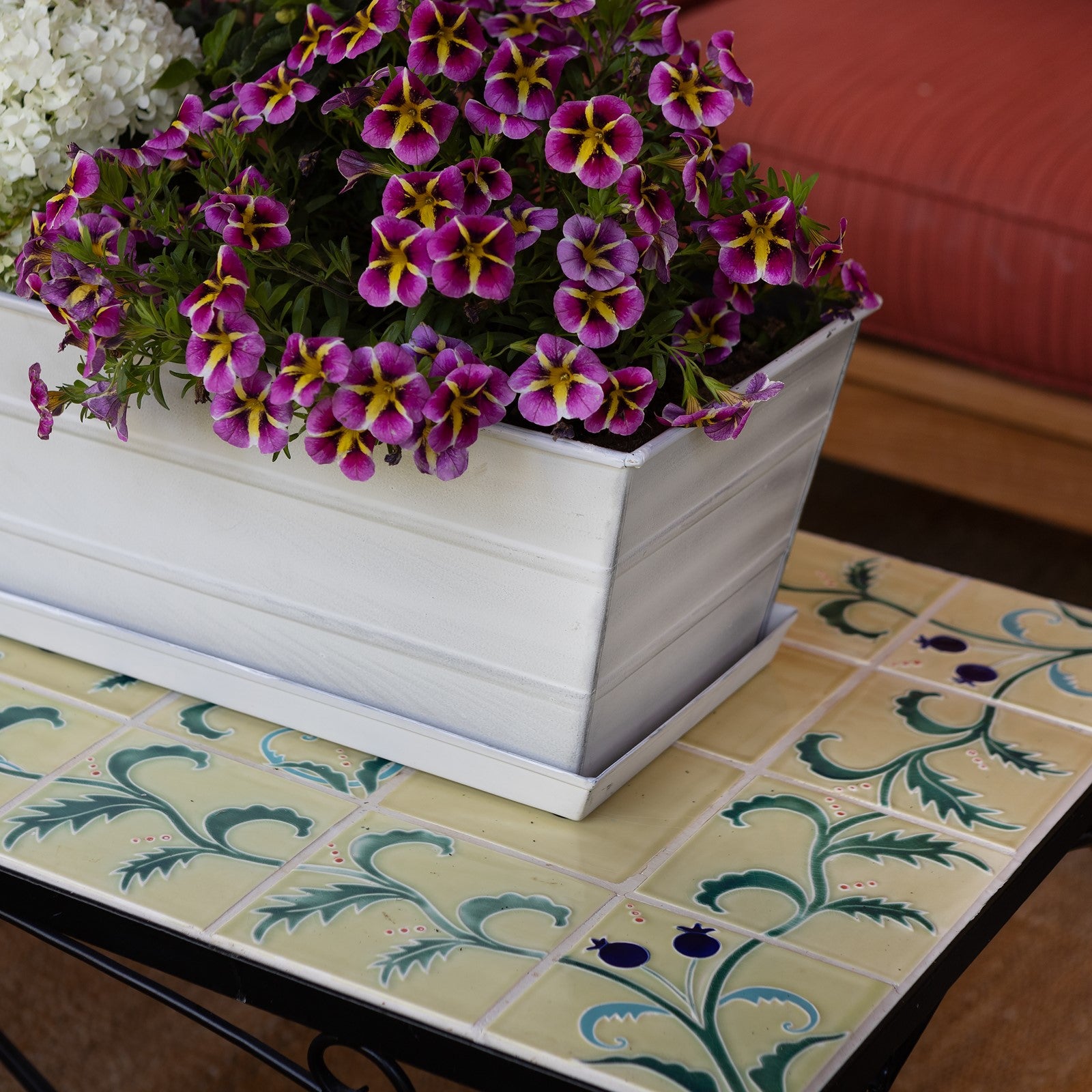 Achla Medium White Flower Box with Tray | Galvanized Steel | Deck & Balcony Planter | 24 x 10 x 8 in | Model C-20W-T