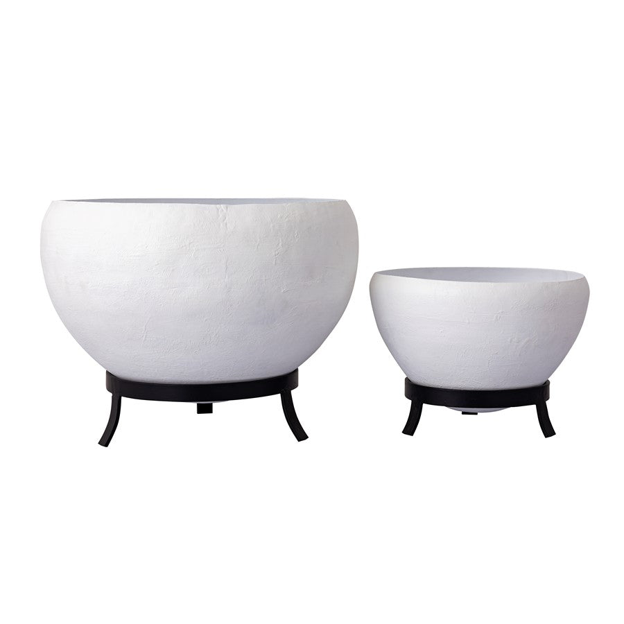 Atlas Lighting Teris Planter Set of 2 | Plaster White Metal with Aged Black Base | Patio & Entryway Decor | 17.5 x 17.5 x 13 in | Model AC11634-01S