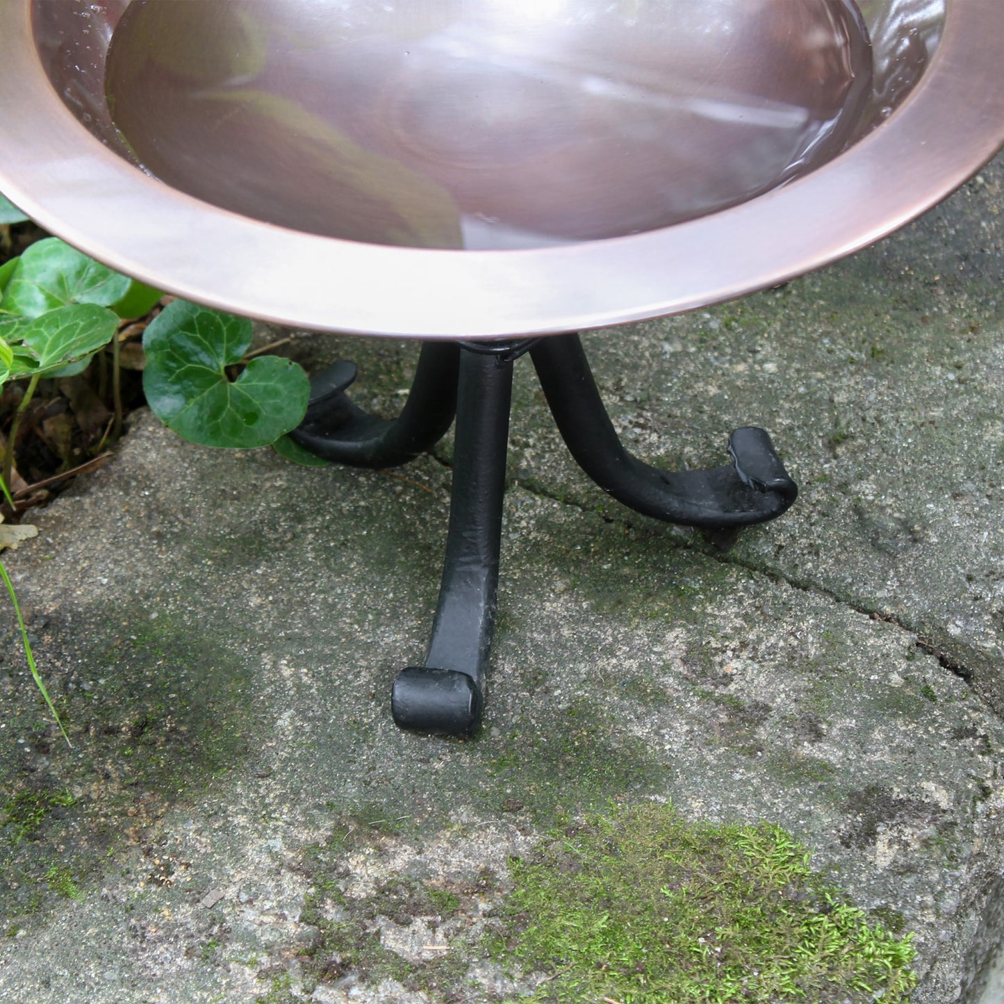 ACHLA Classic II Birdbath with Tripod Stand | Antique Copper Brass Bowl and Black Wrought Iron Base | Garden & Patio Bird Bath | Model BB-05-TR