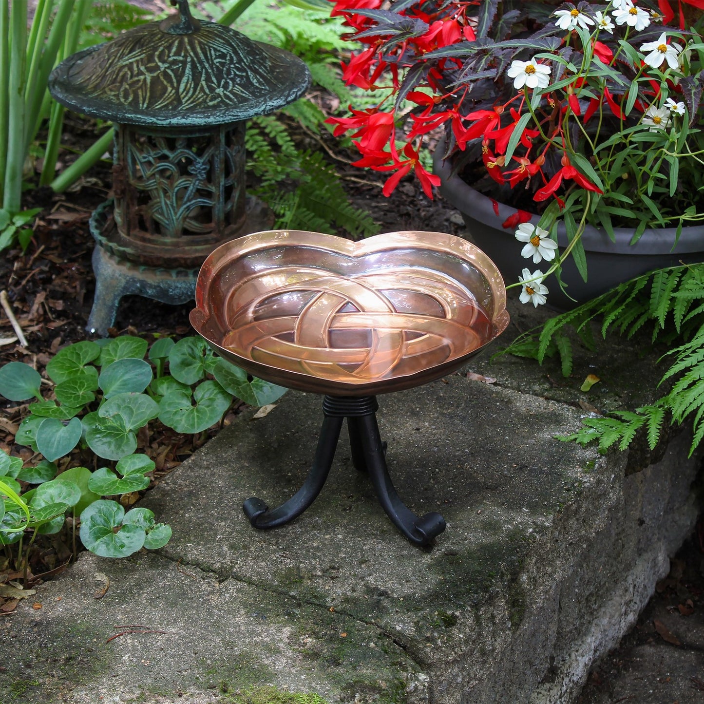 ACHLA Dara Knot Birdbath with Tripod Stand | Celtic Love Knot Copper-Plated Brass and Wrought Iron | Garden & Patio Bird Bath | Model BB-11-TR