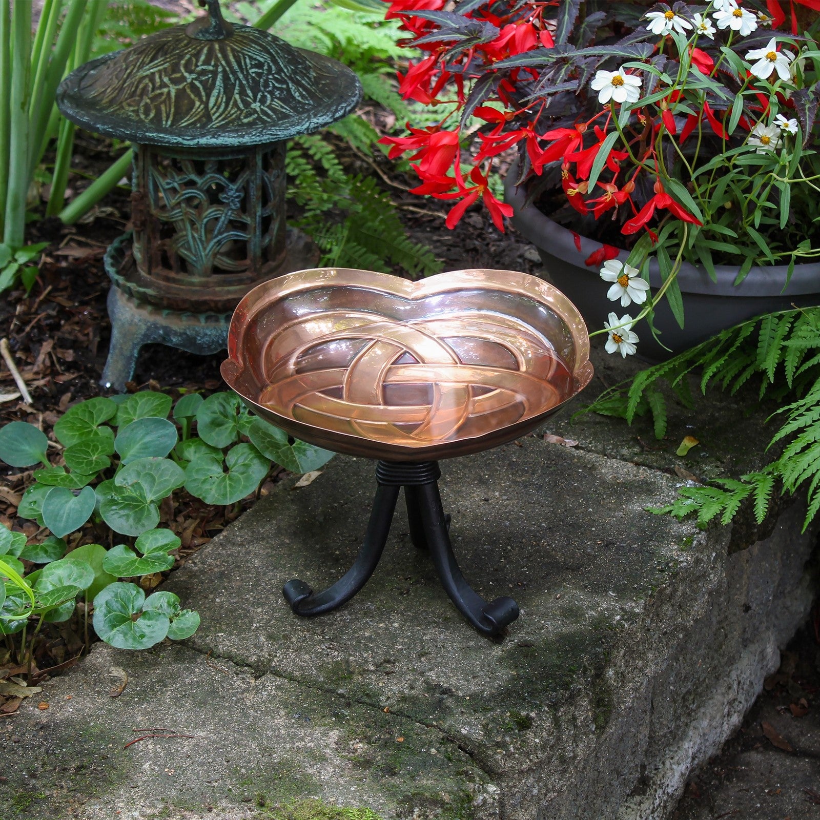 ACHLA Dara Knot Birdbath with Tripod Stand | Celtic Love Knot Copper-Plated Brass and Wrought Iron | Garden & Patio Bird Bath | Model BB-11-TR