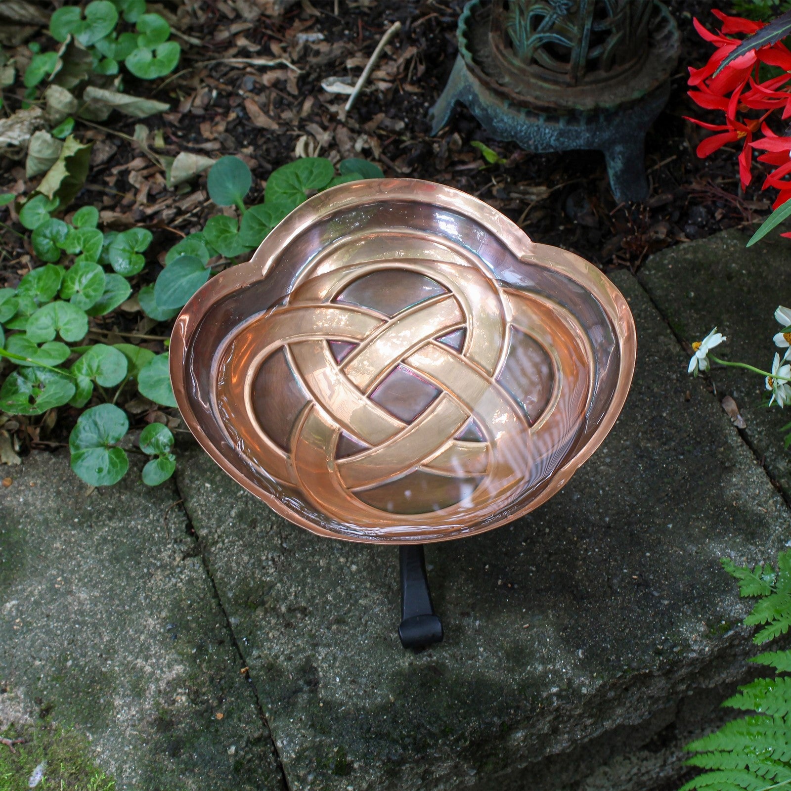 ACHLA Dara Knot Birdbath with Tripod Stand | Celtic Love Knot Copper-Plated Brass and Wrought Iron | Garden & Patio Bird Bath | Model BB-11-TR