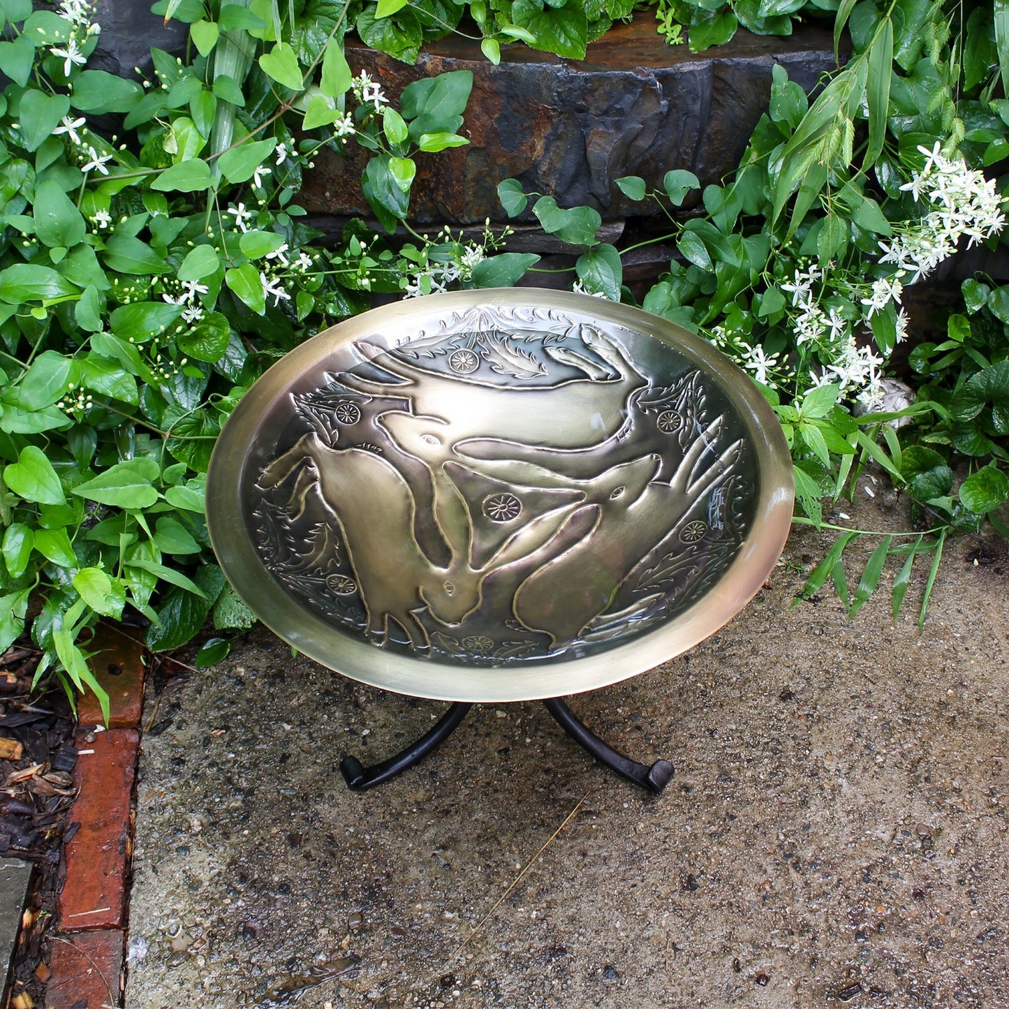 ACHLA Three Hares 18in Birdbath with Tripod Stand | Antique Brass Bowl and Black Wrought Iron Base | Garden & Patio Accent | Model BB-18-TR2