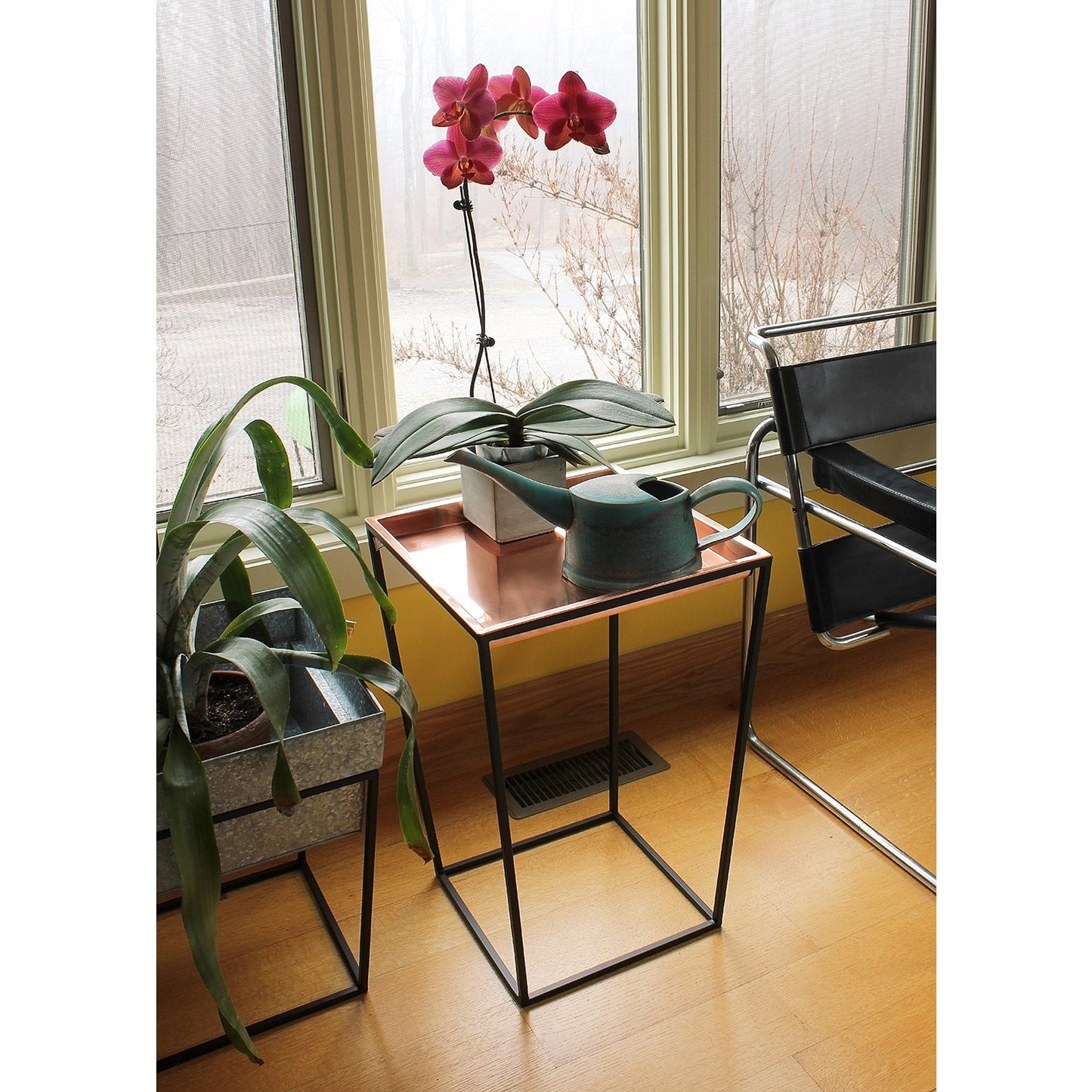 ACHLA Arne 22in Plant Stand with Copper Tray | Scandinavian Modern Black Wrought Iron | Living Room & Patio Accent Table | Model FB-46C