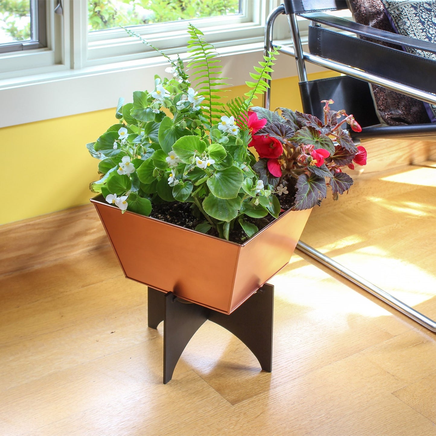 ACHLA Zaha I Planter with Copper Plated Flower Box | Modern Wrought Iron Stand | Indoor & Outdoor Patio & Sunroom | 12 x 12 x 13 in | Model FBC-54-11C