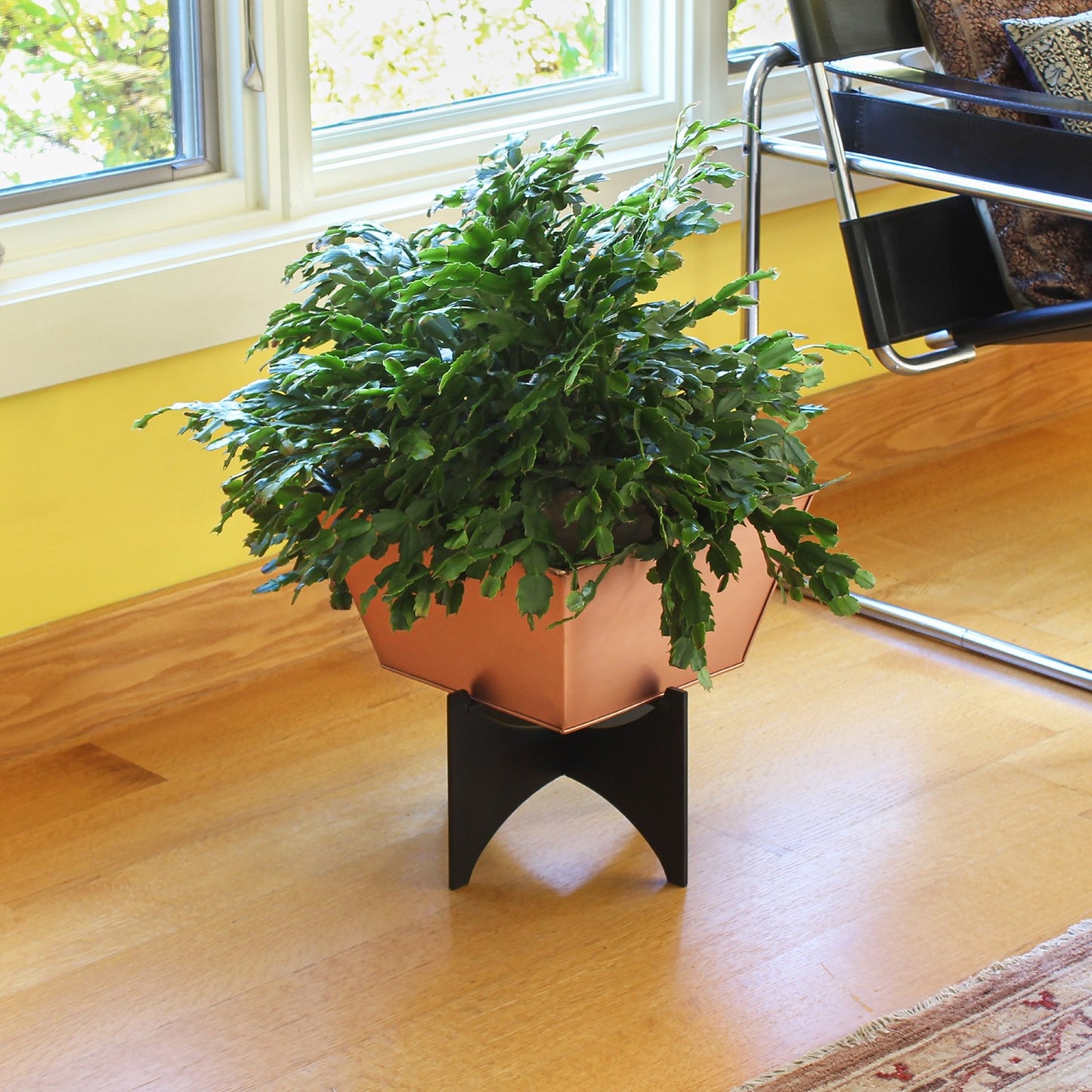 ACHLA Zaha I Planter with Copper Plated Flower Box | Modern Wrought Iron Stand | Indoor & Outdoor Patio & Sunroom | 12 x 12 x 13 in | Model FBC-54-11C