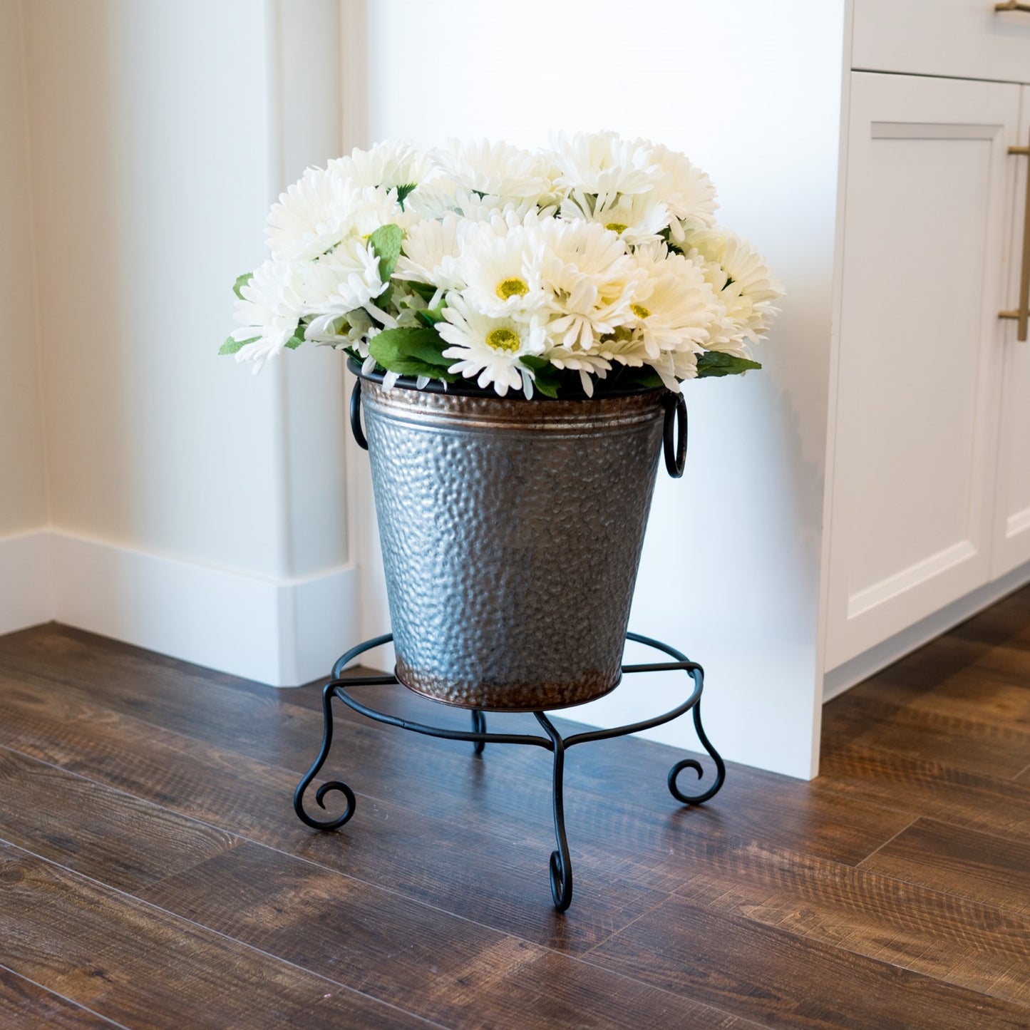 ACHLA Piazza 17in Plant Stand | Black Wrought Iron | Indoor & Outdoor Patio Decor | 17 x 17 x 6 in | Model GBS-24