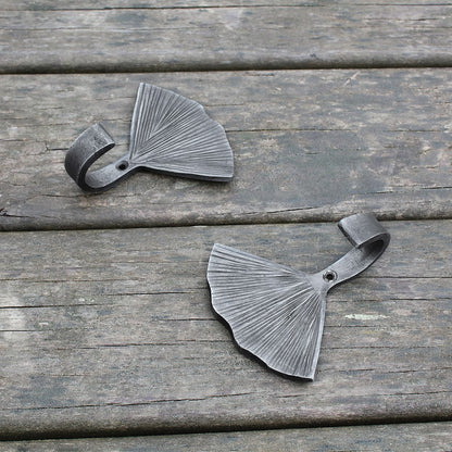 ACHLA Single Ginkgo Leaf Hook, Black Powdercoat