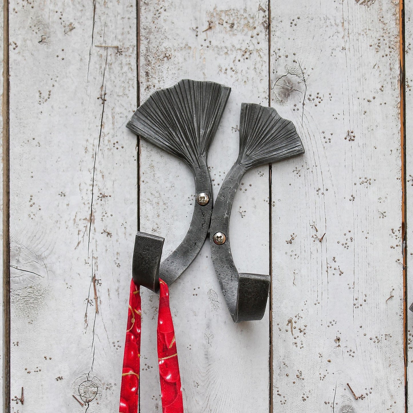 ACHLA Double Ginkgo Leaf Hook | Wrought Iron Black Powdercoat | Entryway & Mudroom Coat & Towel Organizer | 6.5 x 4.5 x 2.75 in | Model SSH-21