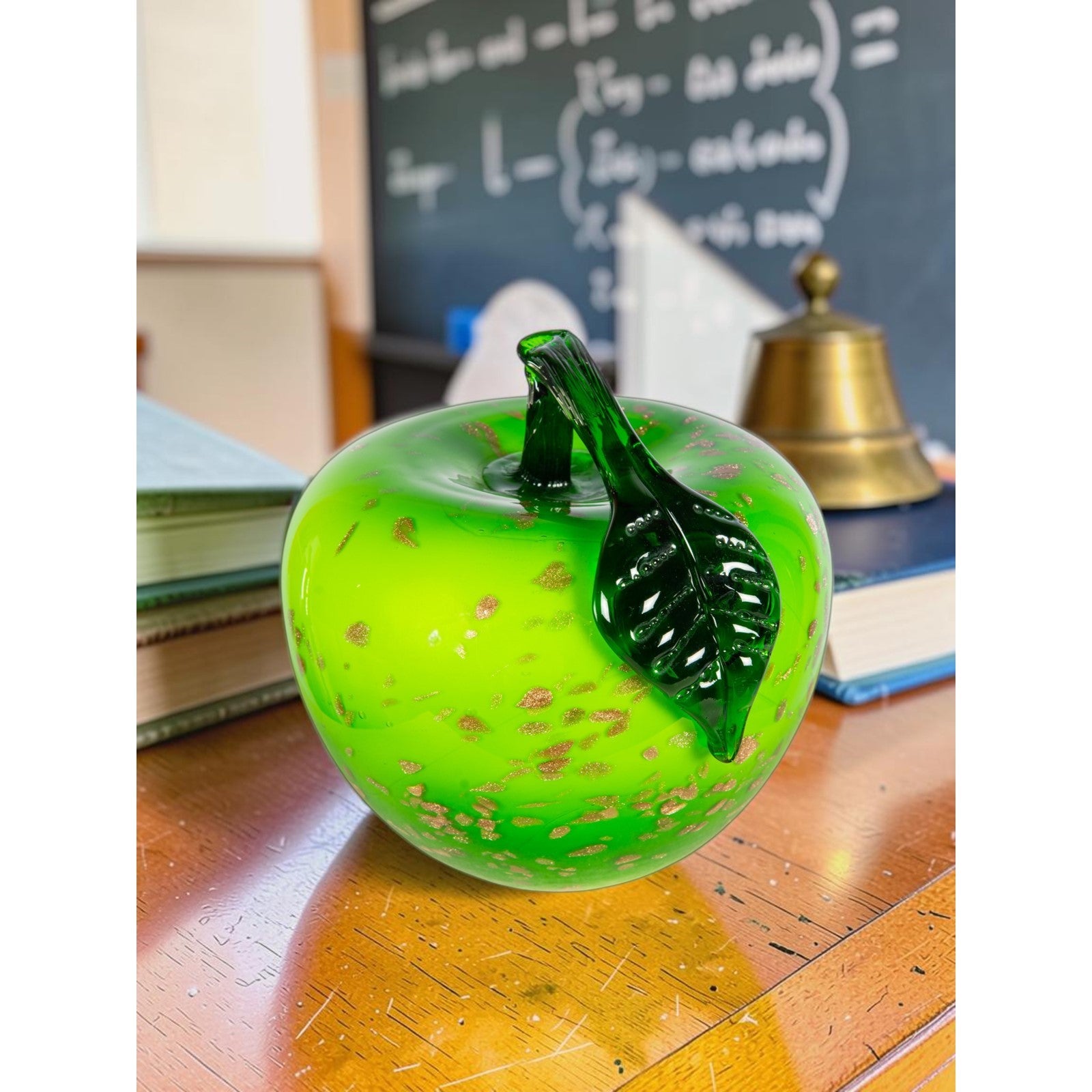 Dale Tiffany Emerald Orchard Apple Handcrafted Art Glass Sculpture | Emerald Green with Gold Leaf | Kitchen & Office Desk Accent | 7 x7in | Model AS26069