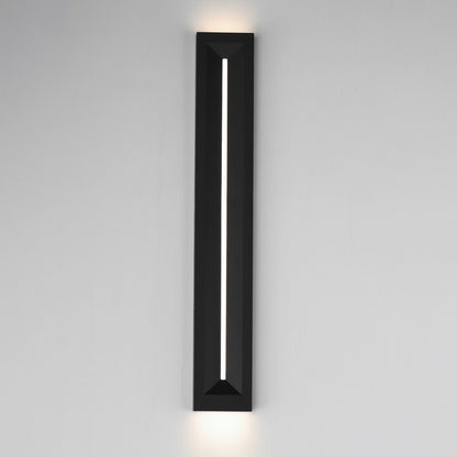 ET2 Lighting Fosso 1 Light 35.5" Outdoor Wall Mount, Black