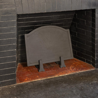 Minuteman International Large Plain Design Fire Back | Cast Iron Matte Black | Fireplace Heat Reflector & Decor | Model CFB-09