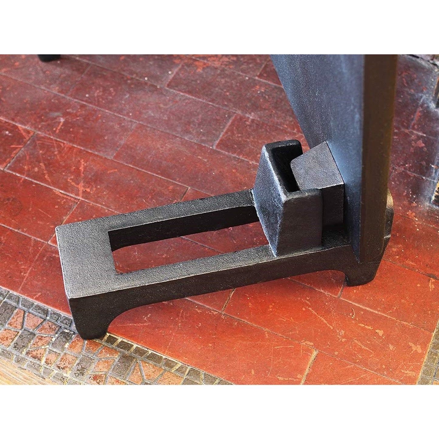 Minuteman International Fire Back Feet | Cast Iron Matte Black | Fireplace Hearth Accessory | 9.5 x 2.5 x 5 in | Model CFB-F