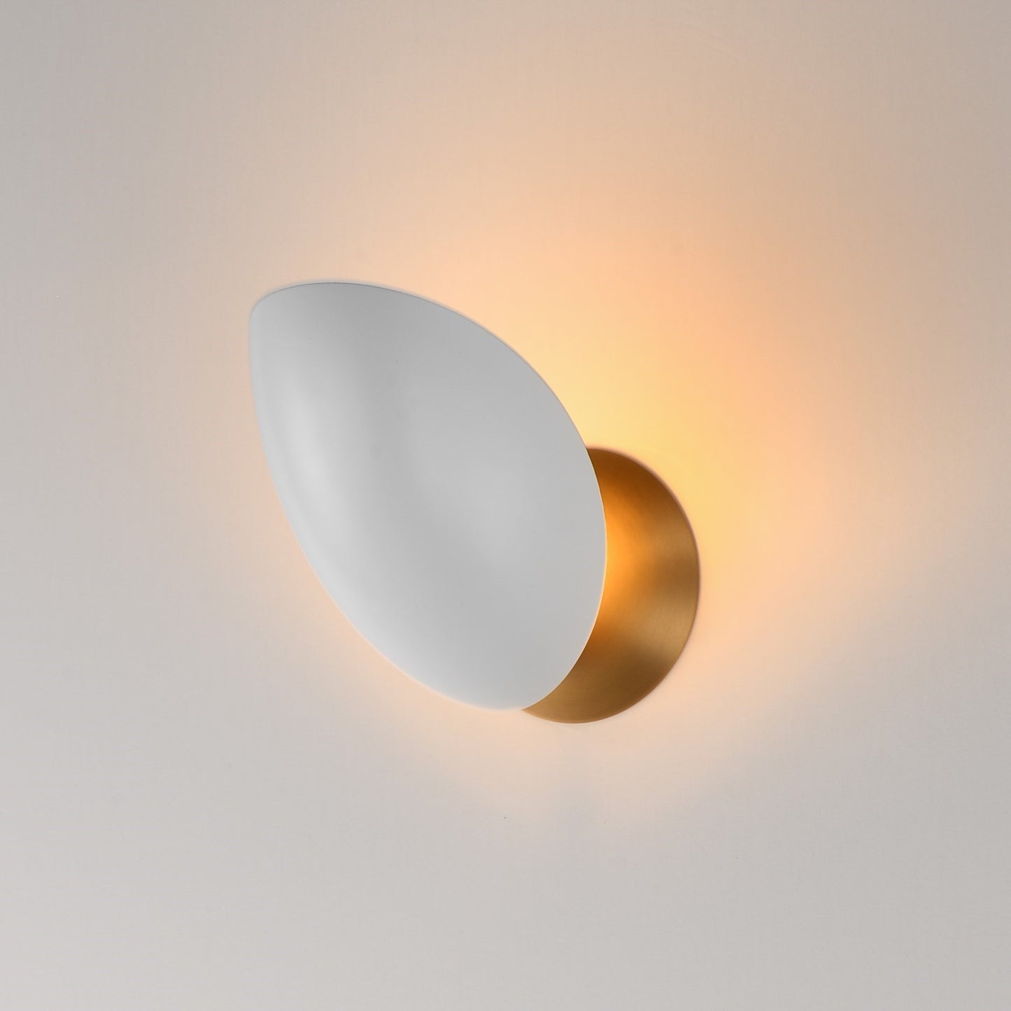 Maxim Lighting Maris 1Lt 8" Wall Sconce, White/Natural Aged Brass
