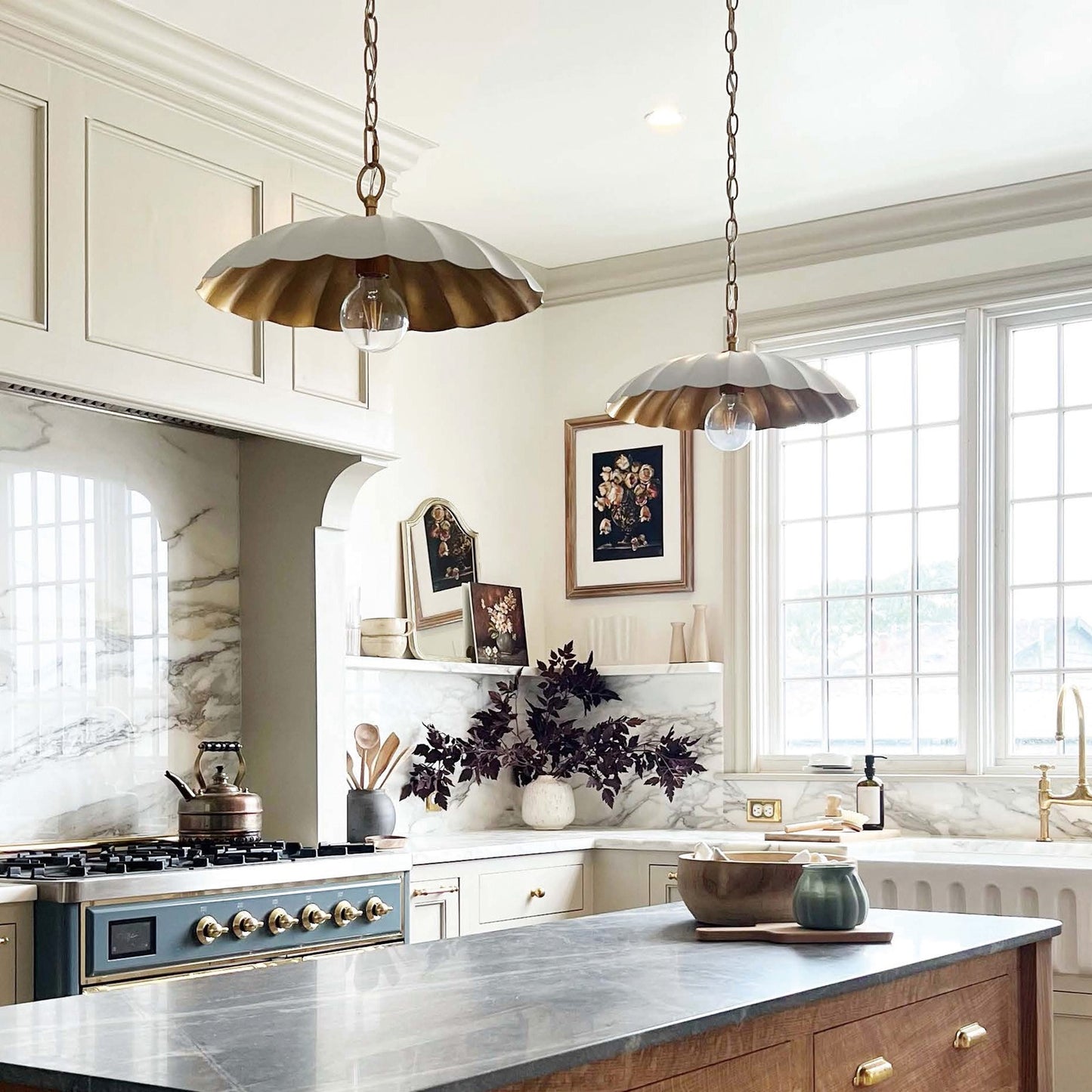 Maxim Lighting Primrose 16in 1-Light Pendant | Matte White and Gold Leaf Metal | Kitchen Island & Dining Room | 16 x 16 x 9 in | Model 18055MWGL