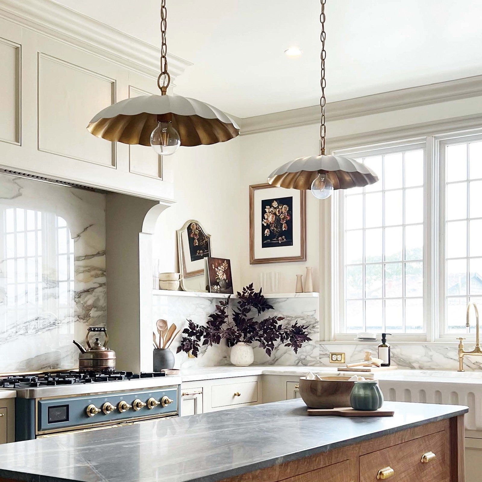 Maxim Lighting Primrose 16in 1-Light Pendant | Matte White and Gold Leaf Metal | Kitchen Island & Dining Room | 16 x 16 x 9 in | Model 18055MWGL