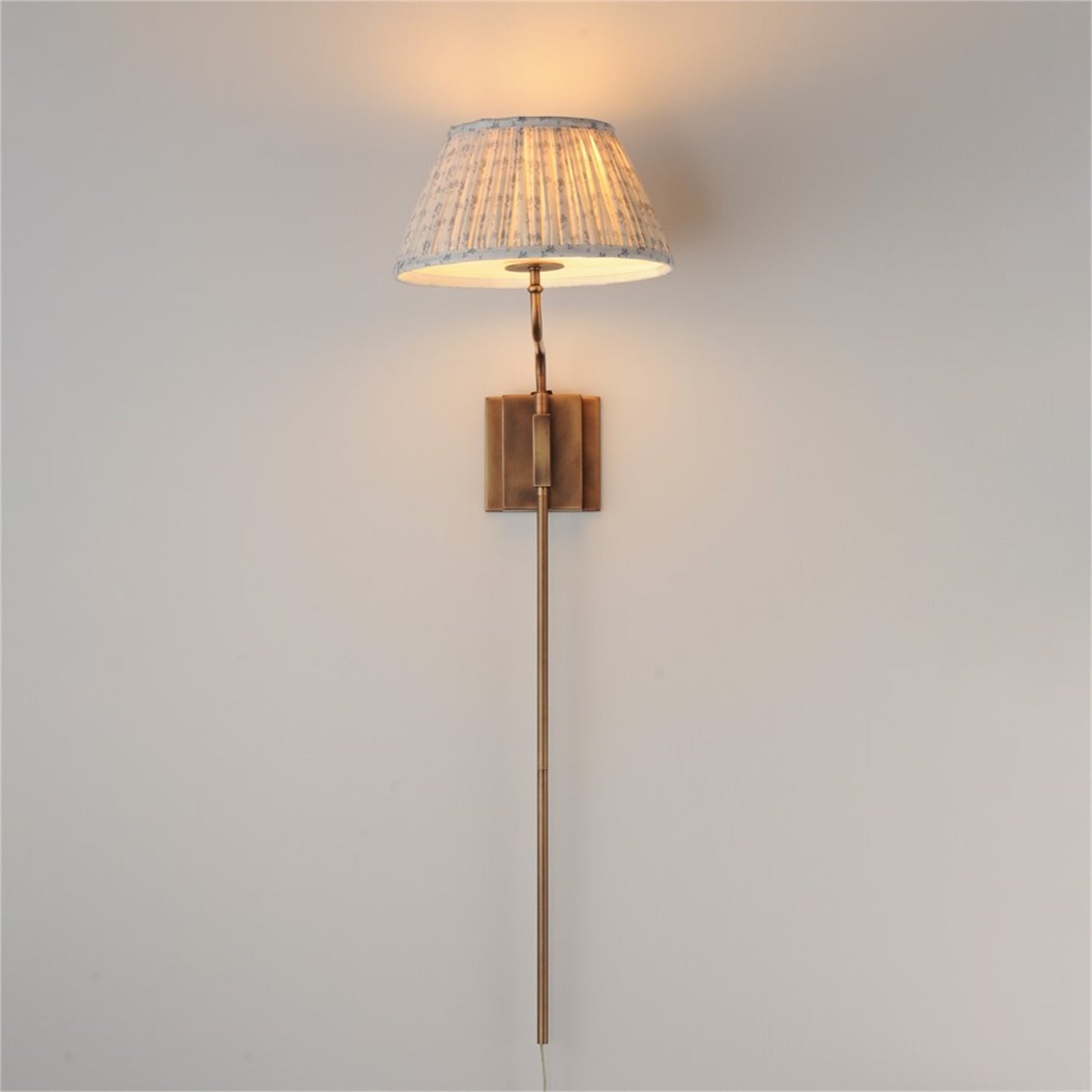 Maxim Lighting Dunbridge 1Lt 39.25" Wall Sconce, Blue Wht/Brs