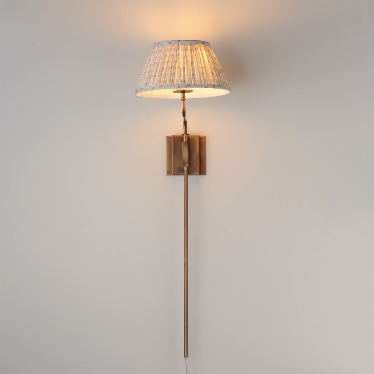 Maxim Lighting Dunbridge 1Lt 39.25" Wall Sconce, Blue Wht/Brs