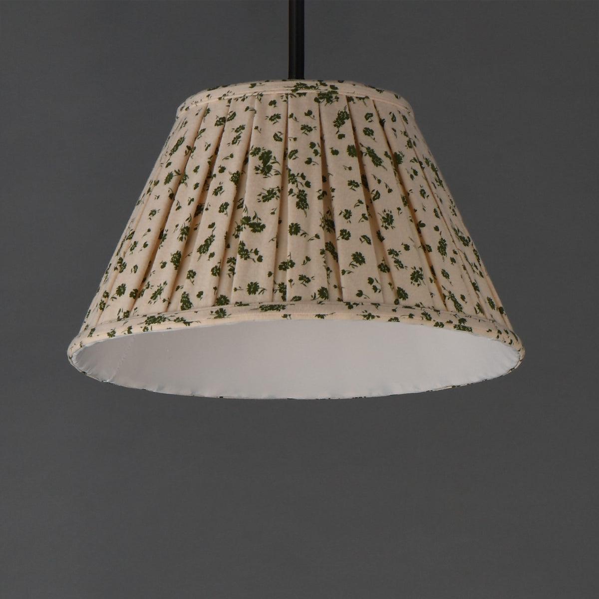Maxim Lighting Dunbridge 1Lt 9" Single Pendant, Olive Wht/Bronze