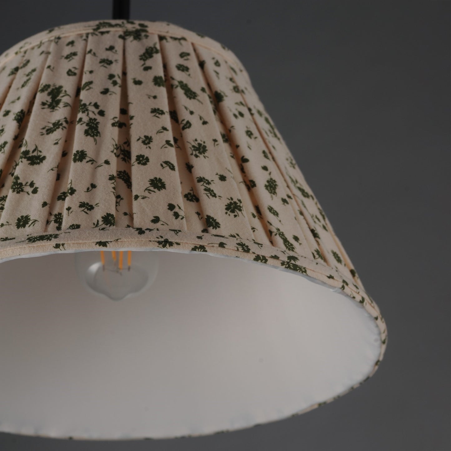 Maxim Lighting Dunbridge 1Lt 9" Single Pendant, Olive Wht/Bronze