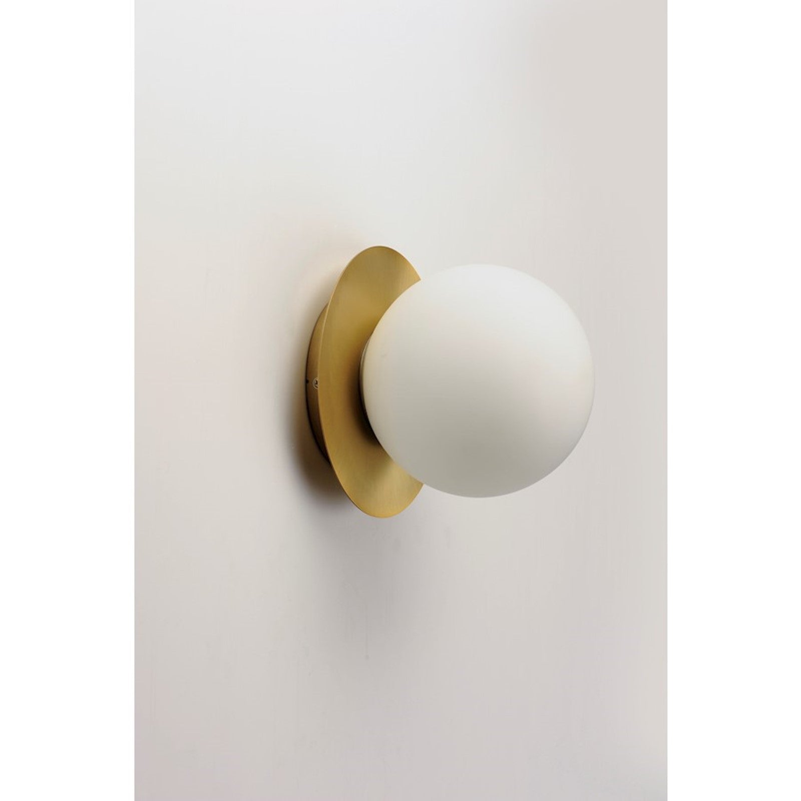 OPEN BOX: Maxim Vesper 7in 1-Light Wall Sconce | Mid-Century Satin Brass and Black with Satin White | Living Room & Bedroom | Model MX26033SWSBRBK