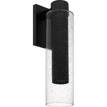 Quoizel Sawyer 19in 1-Light Outdoor Wall Sconce | Modern Matte Black and Clear Seedy Glass | Front Door & Porch | Model SAW8105MBK