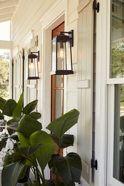 Outdoor Wall Lantern